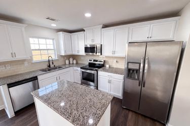 Photo 2 of 26 of 9833 Wardley Dr, Charlotte, NC