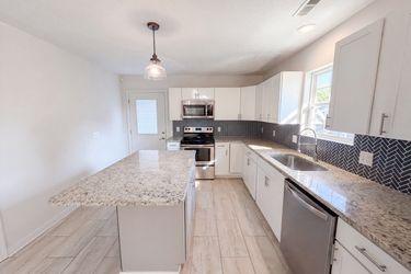 Photo 2 of 28 of 2039 Slippery Rock Cir, Sevierville, TN