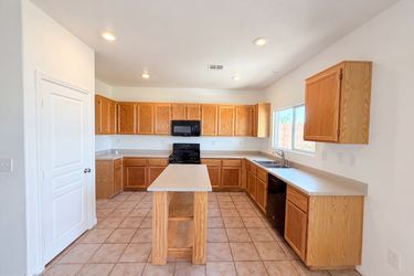 Photo 2 of 27 of 4220 Iris Pearl Ave, North Las Vegas, NV