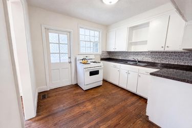 Photo 2 of 14 of 1901 Glenwood Rd, Columbia, SC