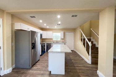 Photo 2 of 22 of 546 Gifford Ct, Deltona, FL