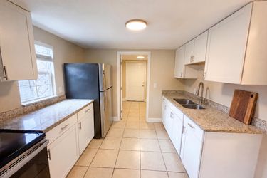 Photo 2 of 23 of 1506 W 16th St, Sanford, FL