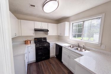 Photo 2 of 21 of 1337 Parkside Club Dr, Lawrenceville, GA