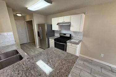 Photo 2 of 28 of 10250 Rolleston Ln, Houston, TX