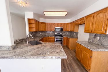 Photo 2 of 41 of 1917 Altivo Dr, Henderson, NV