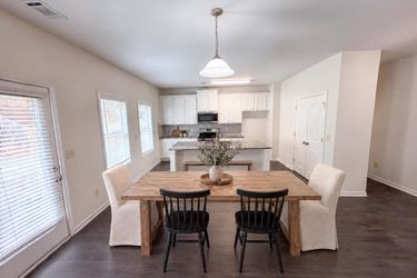 Photo 2 of 41 of 821 Walnut Woods Dr, Braselton, GA