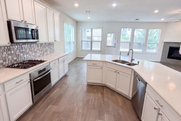 Photo 2 of 27 of 1421 Prairie Lake Ct, Carrollton, TX