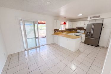 Photo 2 of 19 of 7949 E Manitoba Pl, Tucson, AZ