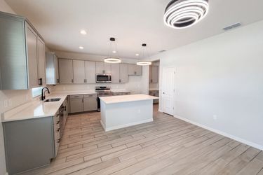 Photo 2 of 29 of 4510 Penkert Pl, Lakeland, FL