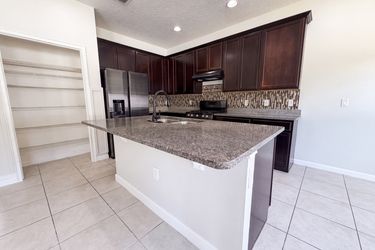 Photo 2 of 40 of 881 Haring Ln, Mount Dora, FL