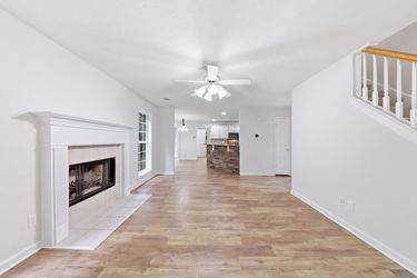 Photo 2 of 38 of 208 Foxdale Ct, Lagrange, GA