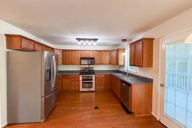 Photo 2 of 19 of 3888 Courtland Cir, Thomasville, NC