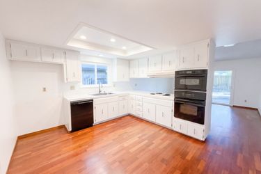 Photo 2 of 36 of 6800 Havenhurst Dr, Sacramento, CA