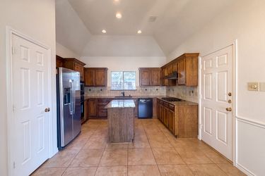Photo 2 of 27 of 905 Ridgemont Dr, Allen, TX