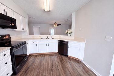 Photo 2 of 17 of 1708 Ashwood Cir, Middleburg, FL