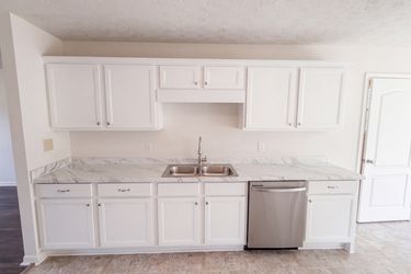 Photo 2 of 23 of 114 Beaty Ct, Flovilla, GA