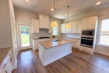 Photo 2 of 32 of 563 Torrey Pines Cir, Heath, TX