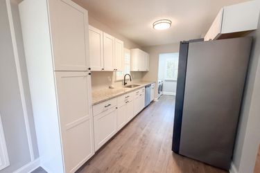 Photo 2 of 24 of 302 Partridge Cir, Summerville, SC