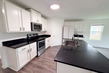 Photo 2 of 26 of 119 Brooklet Cir, Saint Marys, GA