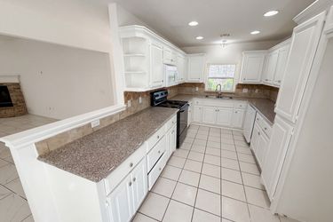 Photo 2 of 17 of 12917 Meadows Dr, Oklahoma City, OK