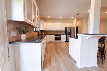 Photo 2 of 20 of 6041 King Trl, Corpus Christi, TX