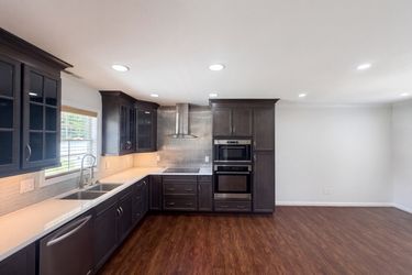 Photo 2 of 17 of 2 Cabot Ct, Greensboro, NC