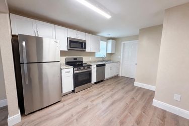 Photo 2 of 14 of 8103 N 18th St, Tampa, FL