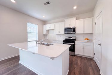 Photo 2 of 18 of 115 Spring Hall Dr, Troutman, NC