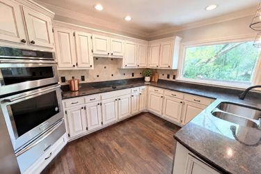 Photo 2 of 58 of 984 Forest Pond Ct, Marietta, GA
