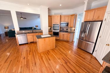 Photo 2 of 41 of 3725 Wescott Way, Sandy Springs, GA