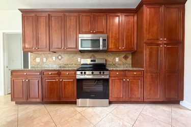 Photo 2 of 32 of 8331 Golden Bamboo Dr, Jacksonville, FL