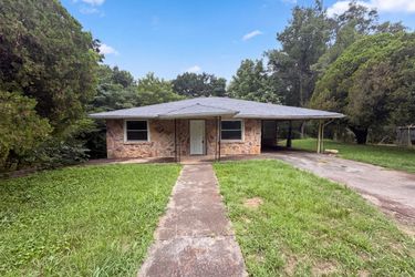 Exterior photo of 3609 Poplar Ln