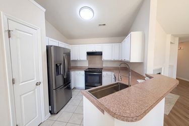 Photo 2 of 17 of 9794 Stockport Cir, Summerville, SC