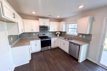 Photo 2 of 23 of 7244 Finnigan Rd, Charlotte, NC