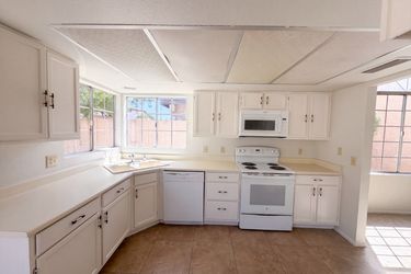 Photo 2 of 24 of 6018 W Mescal St, Glendale, AZ