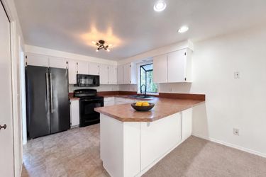 Photo 2 of 23 of 5810 NW Landing Dr, Portland, OR