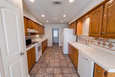 Photo 2 of 22 of 203 Frost Creek Ave, Groesbeck, TX