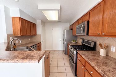 Photo 2 of 31 of 13020 Moorcroft Ln, Austin, TX