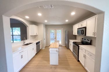 Photo 2 of 21 of 8222 Grissom Cir, San Antonio, TX