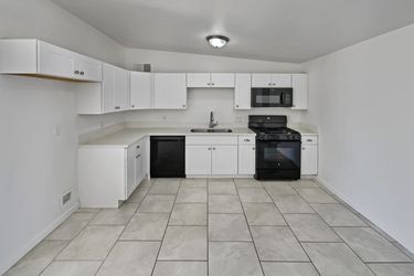 Photo 2 of 17 of 802 W Tipton Dr, Tucson, AZ