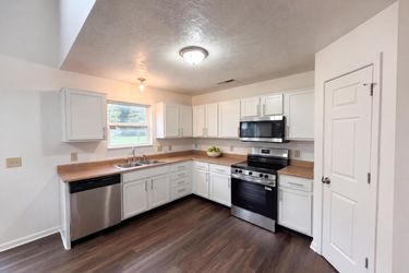 Photo 2 of 29 of 8351 Exton Rd, Indianapolis, IN