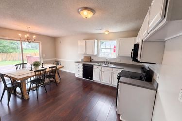 Photo 2 of 16 of 237 Arthurdale Dr, West Columbia, SC