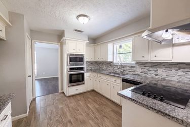Photo 2 of 25 of 17810 Asphodel Ln, Spring, TX