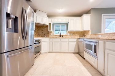 Photo 2 of 18 of 1416 Willow Wood Dr, Carrollton, TX