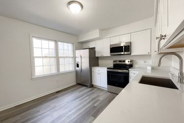 Photo 2 of 23 of 645 N Armistead St, Alexandria, VA