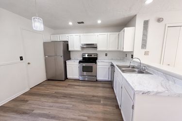 Photo 2 of 17 of 3561 Rain Forest Dr W, Jacksonville, FL