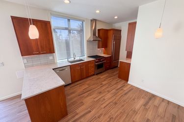 Photo 2 of 21 of 3009 Harbor Ave SW, Seattle, WA