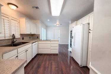 Photo 2 of 16 of 2801 Wickersham Dr, Temple, TX