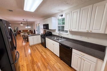 Photo 2 of 50 of 1800 Ivy Stone Ct, Buford, GA