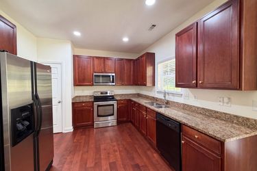 Photo 2 of 18 of 10050 Montrose Dr NW, Charlotte, NC